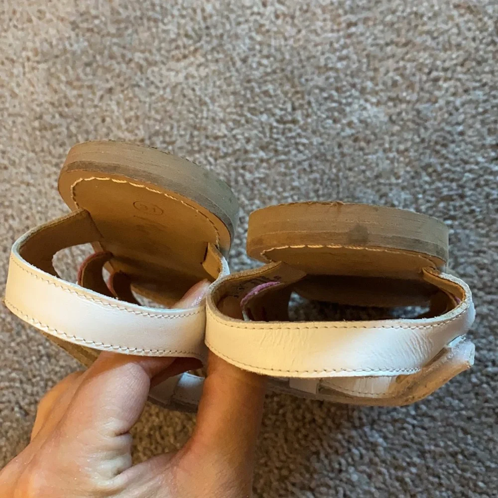 mini boden butterfly sandals 13.5 (31) - Picture 3 of 4